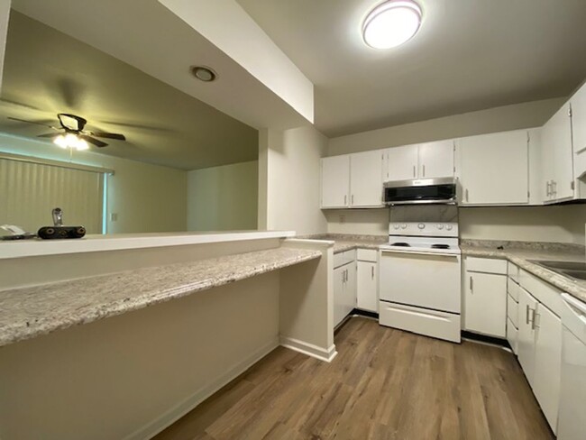 Foto del edificio - High Meadow condo 1 BED, 1BATH Ground leve...