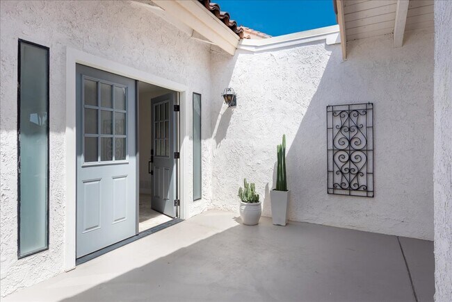 Building Photo - 37721 Los Cocos Dr W