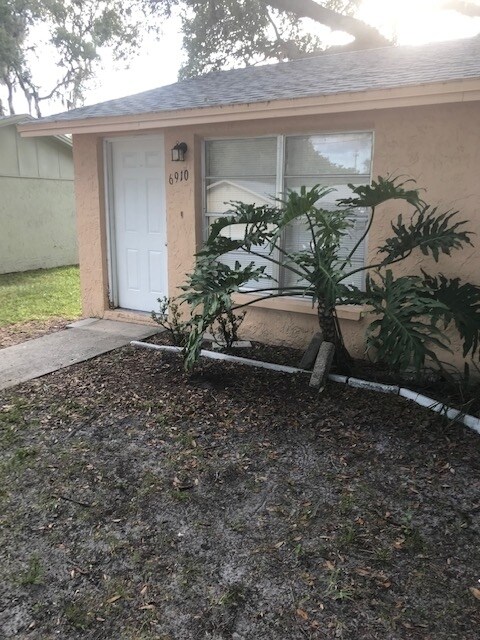 Building Photo - 6910 Julia Ct