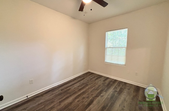 Building Photo - 129 Harrington Ave