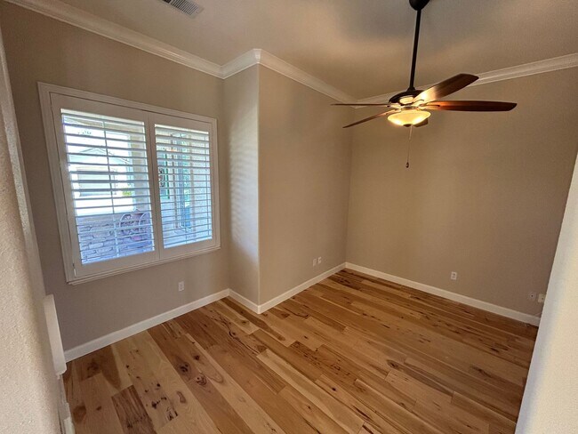 Building Photo - Beautifully Updated 2 Bed 2 Bath Home in 5...
