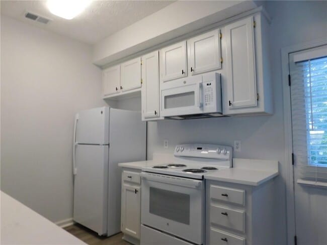 Building Photo - 58 Brentwood Ln