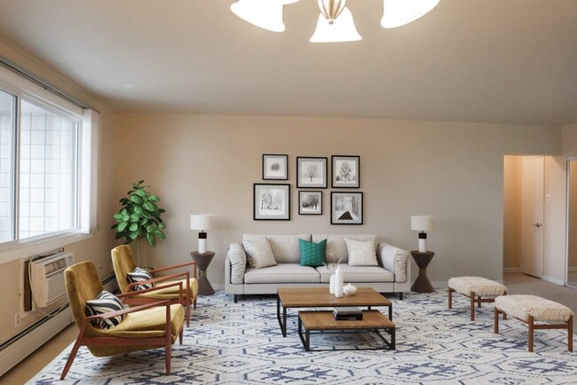 Building Photo - 555 River Ave