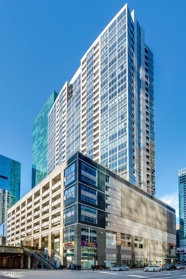 Building Photo - 240 E Illinois St