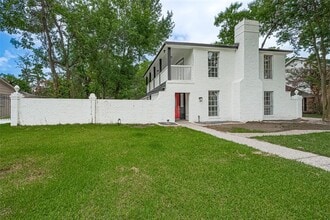 Building Photo - 10815 Creektree Dr