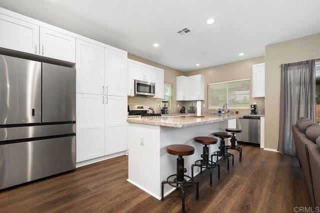 Foto del edificio - 475 Camellia Way