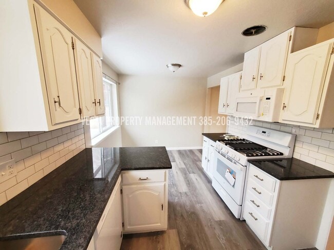 Foto del edificio - 1380 3rd St