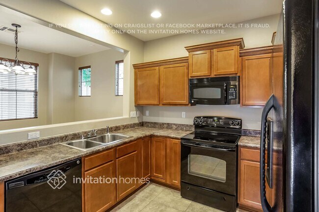 Foto del edificio - 451 S Hawes Rd