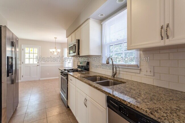 Foto del edificio - 702 Buckingham Rd