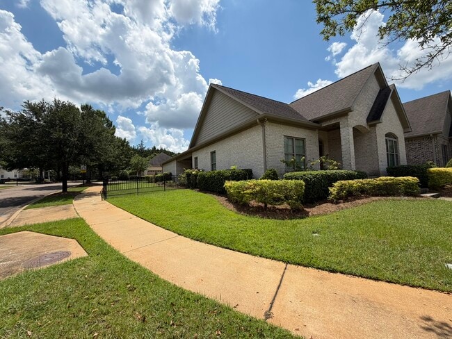 Building Photo - 201 Kelso Ln