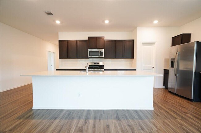 Foto del edificio - 933 Wildrye Ct