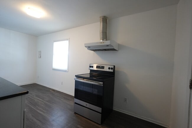 Building Photo - 3613 Jonquil St