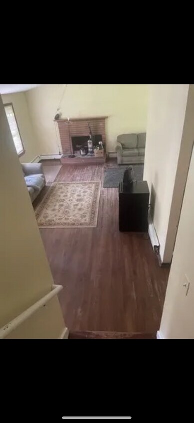 Foto del edificio - 351 Tunxis Ave