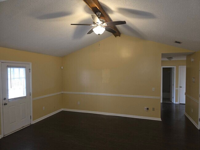 Building Photo - 1304 Tower Dr