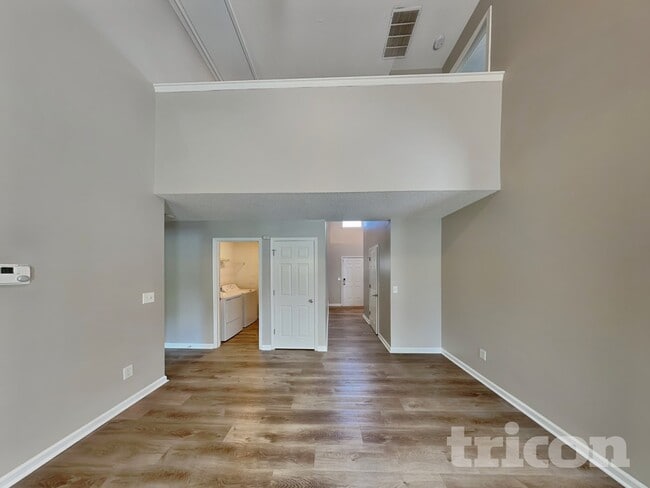 Building Photo - 5702 Colonnade Dr