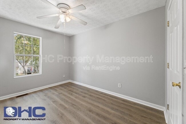 Foto del edificio - 5876 Strathmoor Manor Cir