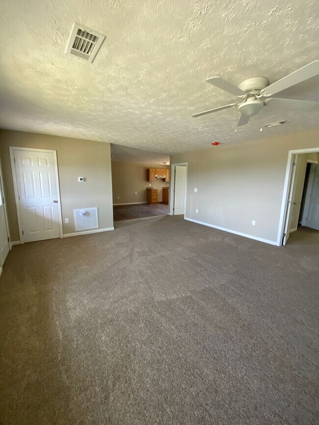 Foto del edificio - Single Family Home in White Pine TN