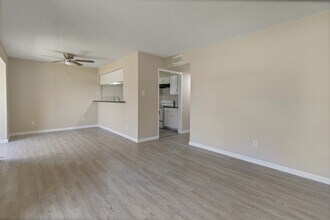 Building Photo - 6815 Beachwood St