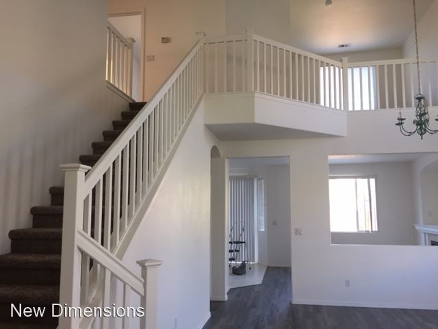 Building Photo - 4 br, 3 bath House - 9648 Thunder Mountain...