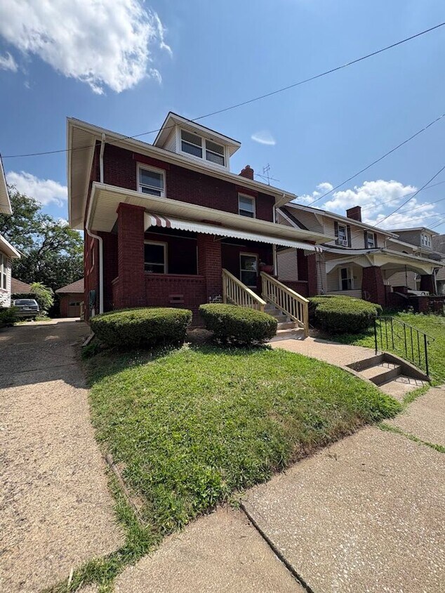Foto principal - Four bedroom one bathroom home for rent