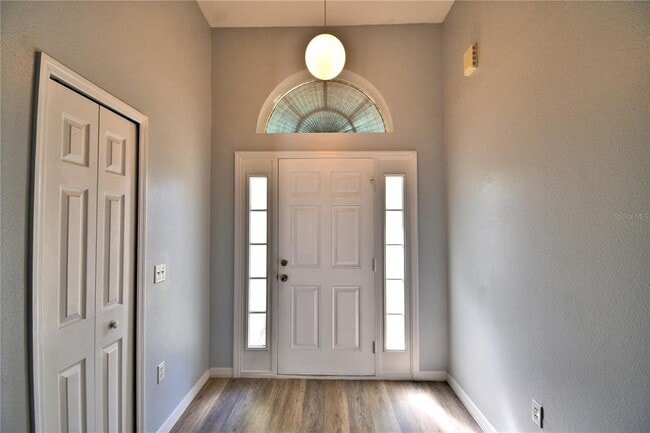 Building Photo - 328 Thomasdale Ave
