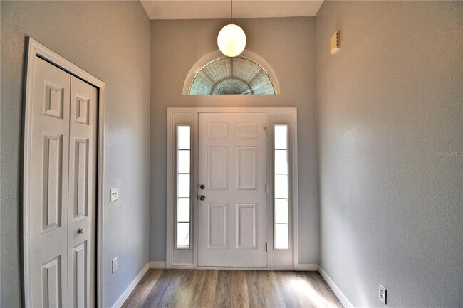 Foto del edificio - 328 Thomasdale Ave