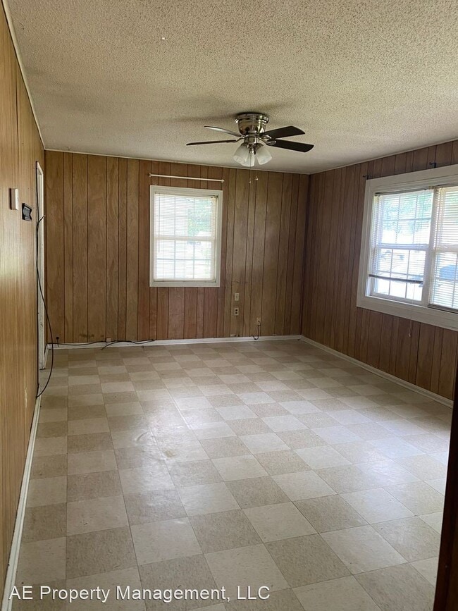 Building Photo - 3 br, 1 bath House - 4889 Montgomery