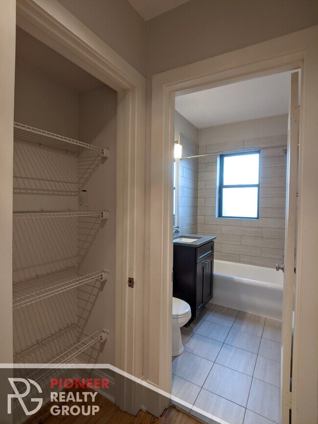 Foto del edificio - 2315 N Rockwell St
