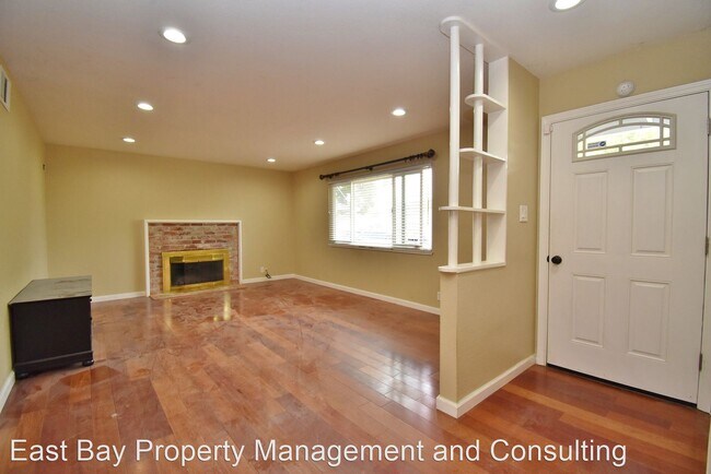 Building Photo - 3 br, 2 bath House - 41532 Trenouth St.