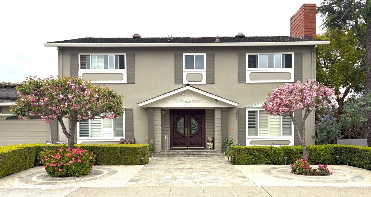 Primary Photo - Spacious 4-Bedroom + Office Home in Prime ...