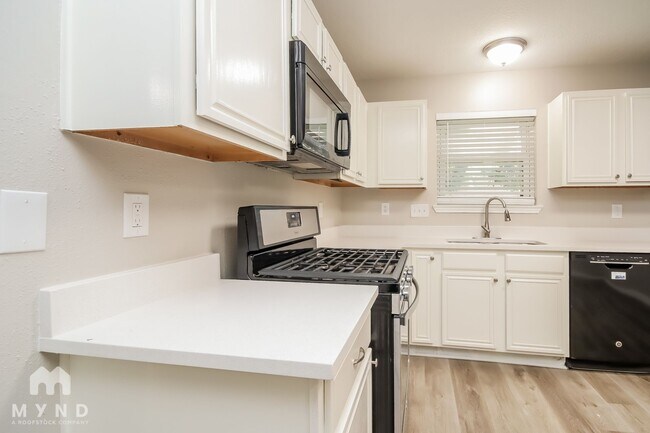 Foto del edificio - 19806 Azalea Valley Dr