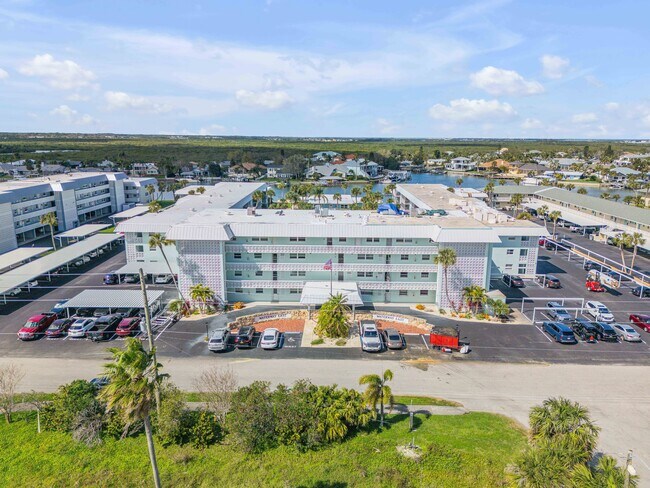 Building Photo - 325 N Causeway