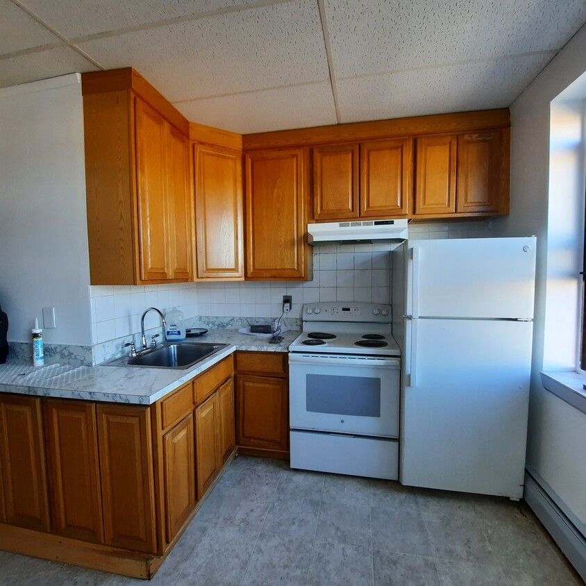 Kitchen - 282 E 3rd St