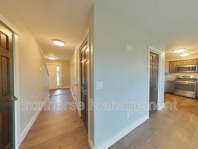 Building Photo - 2930 Warbler Way