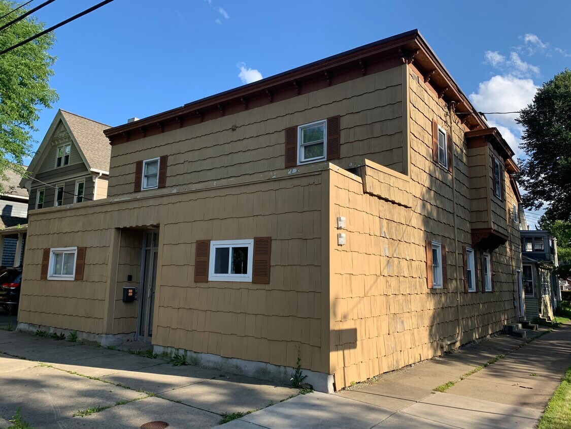 Foto principal - 23 Seminary Ave