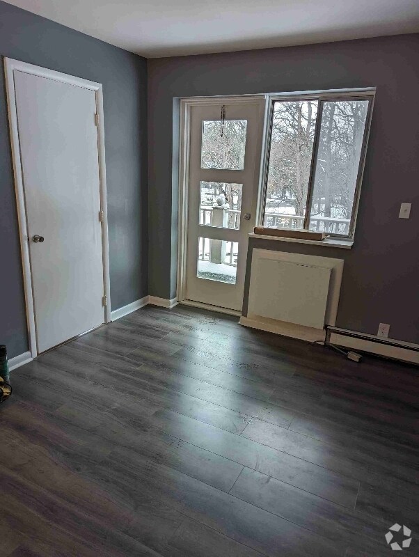 Greenway Apartments for Rent with Hardwood Floors Rochester, NY 1 Rentals