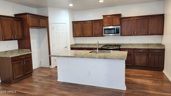 Foto del edificio - 4750 S Antonio