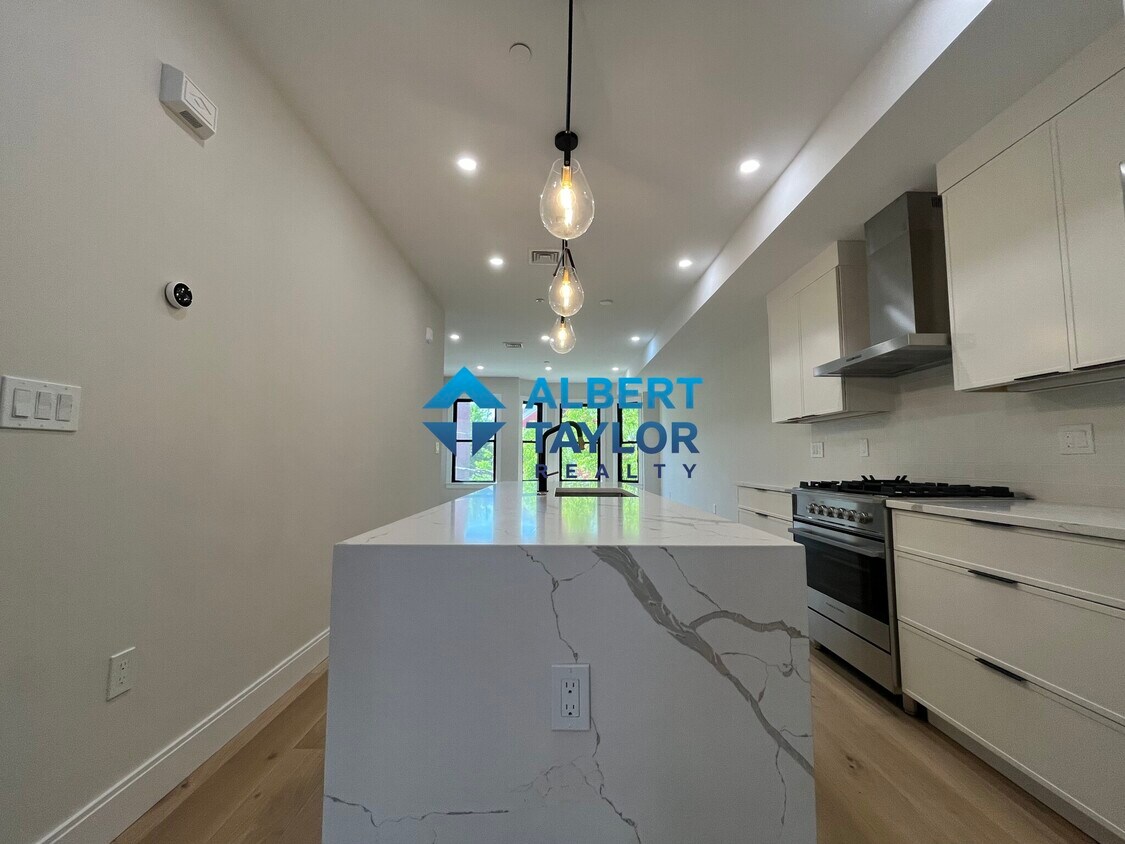 Foto principal - 93 Thorndike St