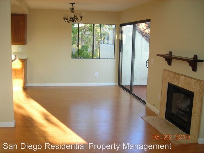 Building Photo - 2 br, 2 bath House - 367 N. Melrose Dr. #H