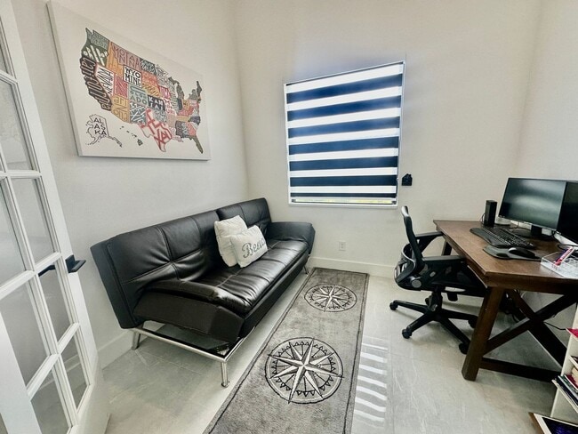 Building Photo - Fully Furnished Annual Rental- 3 Bedroom 2 Bathroom - Pool and Waterfront- NE CAPE CORAL