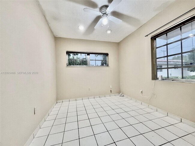 Foto del edificio - 1556 San Benito Ave