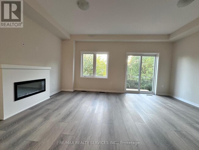 Building Photo - 23 RADIUM Ln
