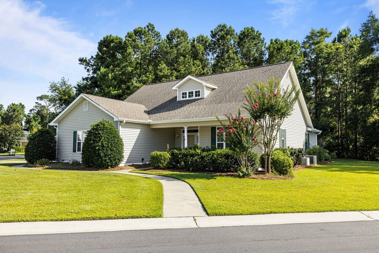 Foto principal - Four Bed Brandywine Home Available Now