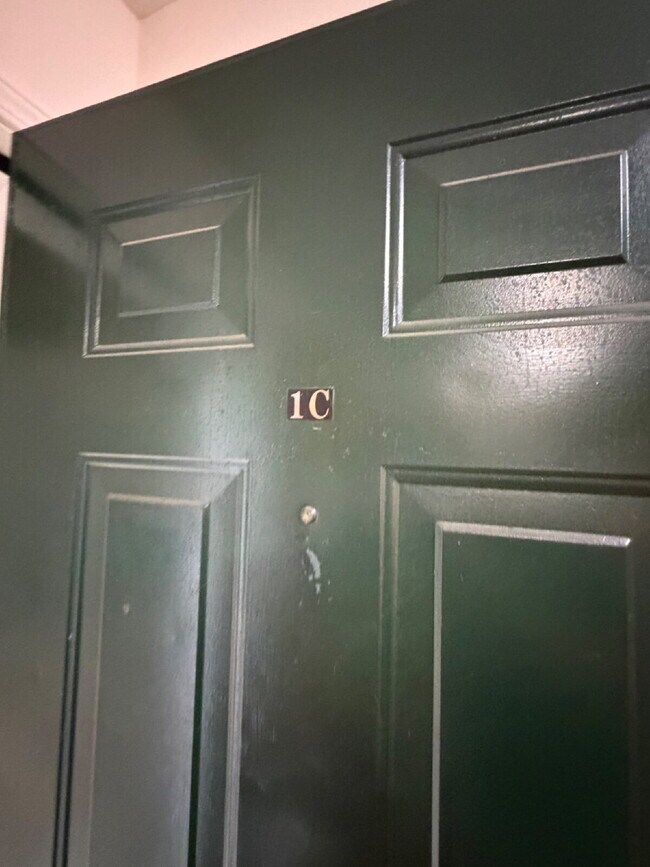 Foto del edificio - Last 2BR unit at Green Oaks