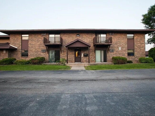 Building Photo - 2130 W Russet Ct