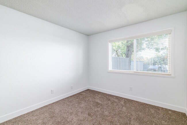 Building Photo - 410 Alameda del Prado