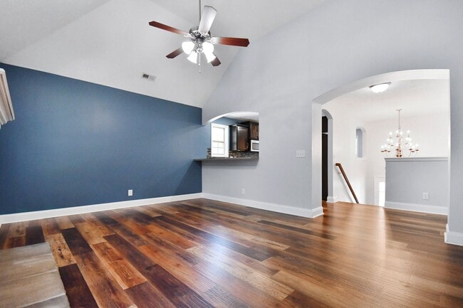 Building Photo - Pet Friendly Four Bedroom!