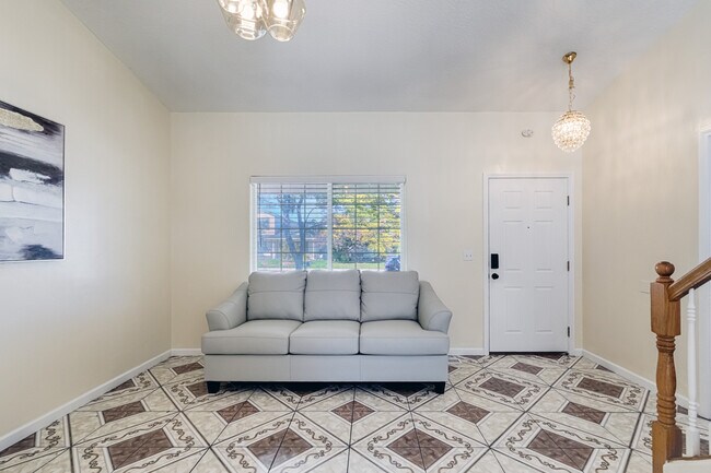 Building Photo - 14229 Shenandoah St