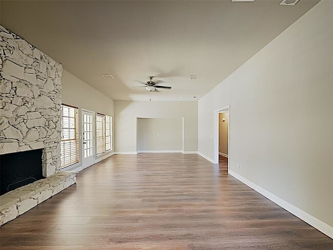 Building Photo - 1520 Tampico Dr
