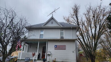 Building Photo - 931 E Decker St